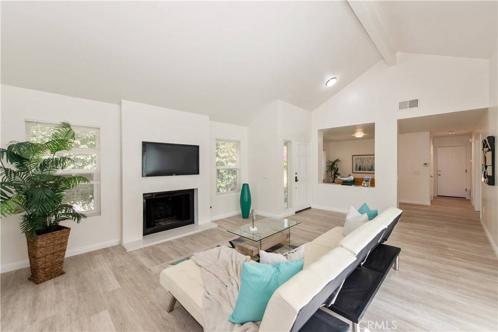 Irvine, CA 92614,10 Windsong