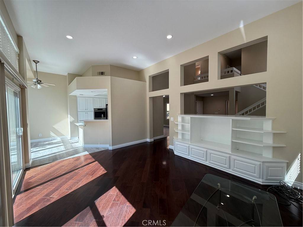 Irvine, CA 92614,15 Toscany