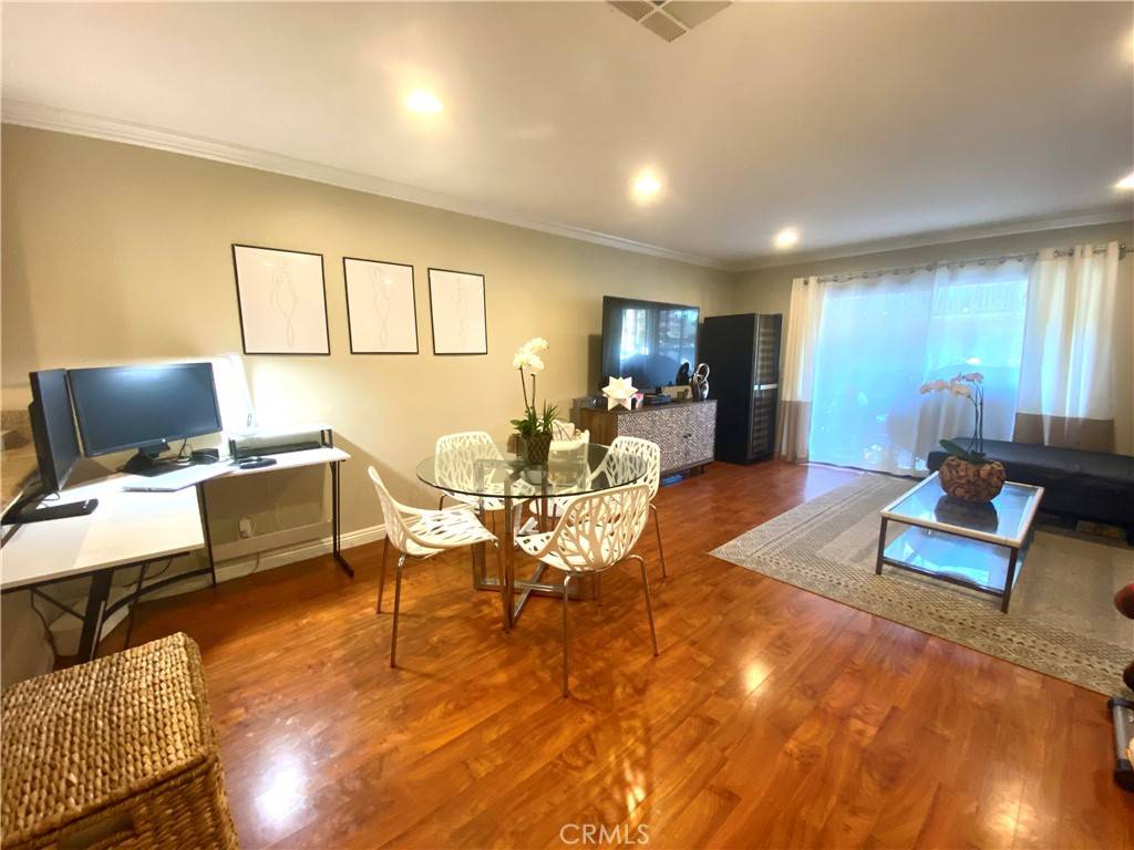 Irvine, CA 92618,180 Lemon Grove #227