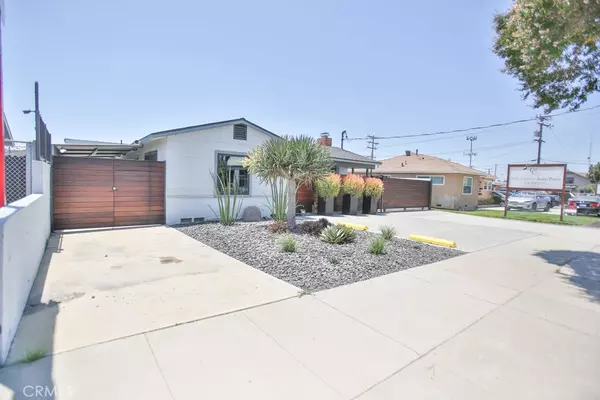 Orange, CA 92867,628 W Collins AVE