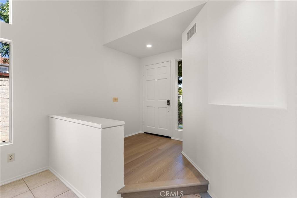 Tustin, CA 92782,13347 Calle Antequera