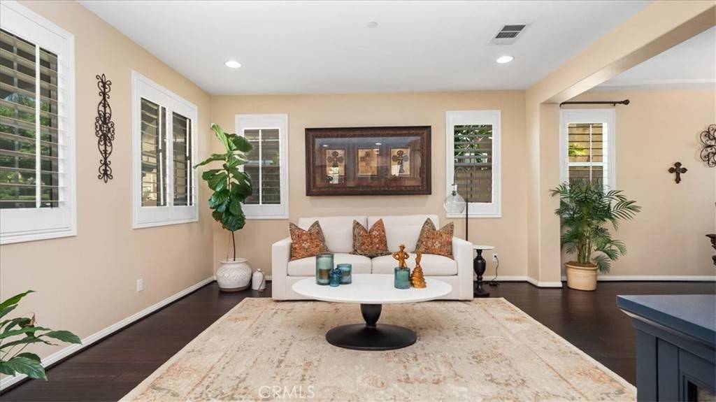 Fontana, CA 92336,5811 Little Shay DR