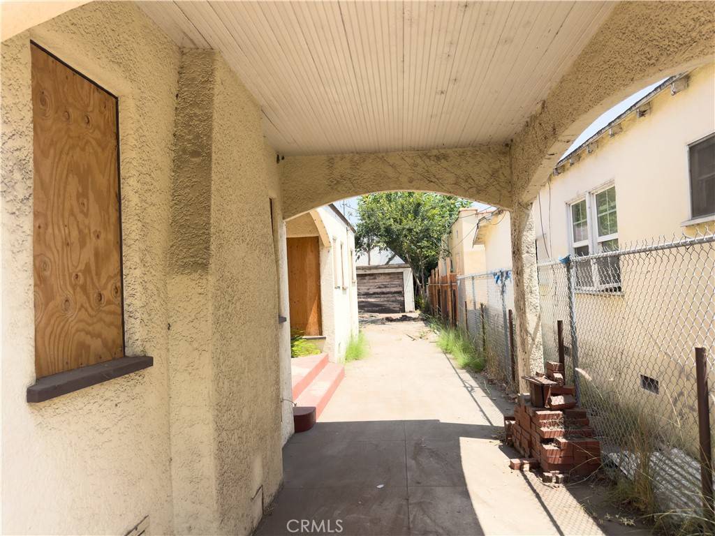 Los Angeles, CA 90039,3021 Glenhurst AVE