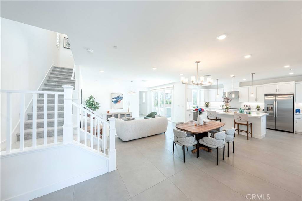 Irvine, CA 92618,232 Junco
