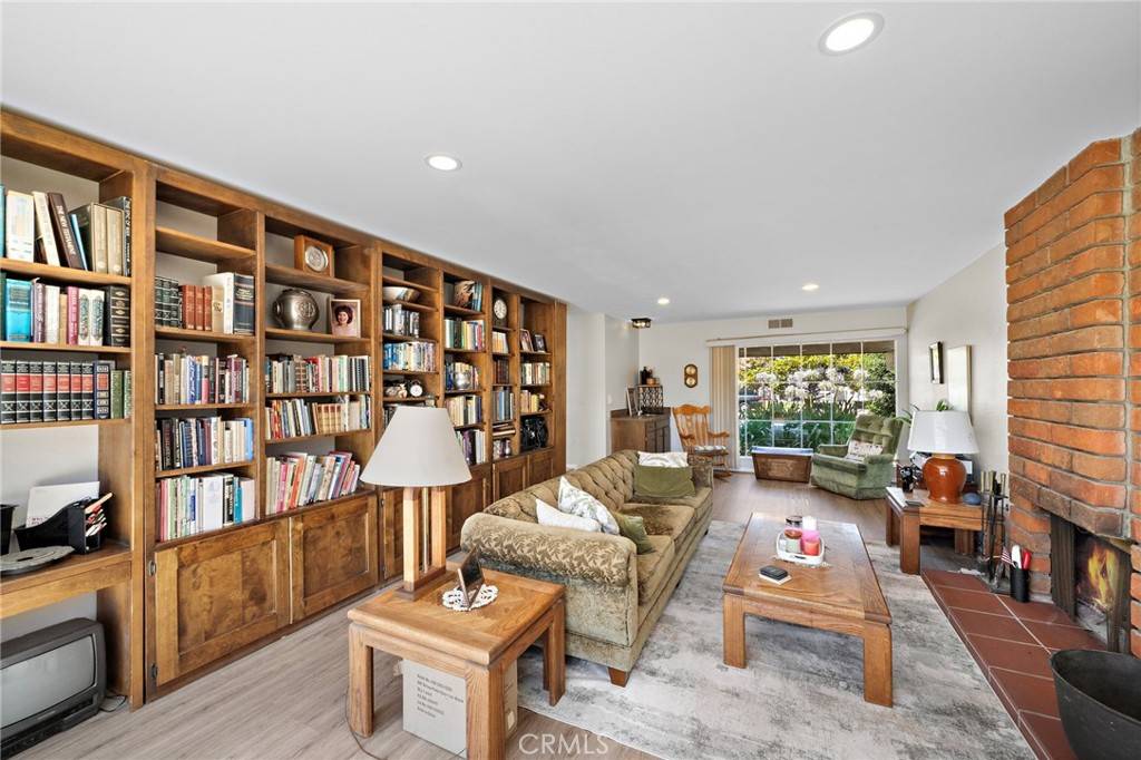 Huntington Beach, CA 92646,20822 Skimmer LN