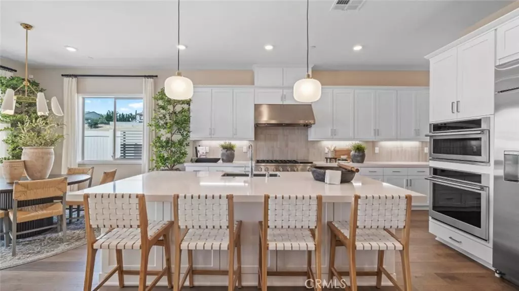 29634 Corte Ballenas, Valencia, CA 91354