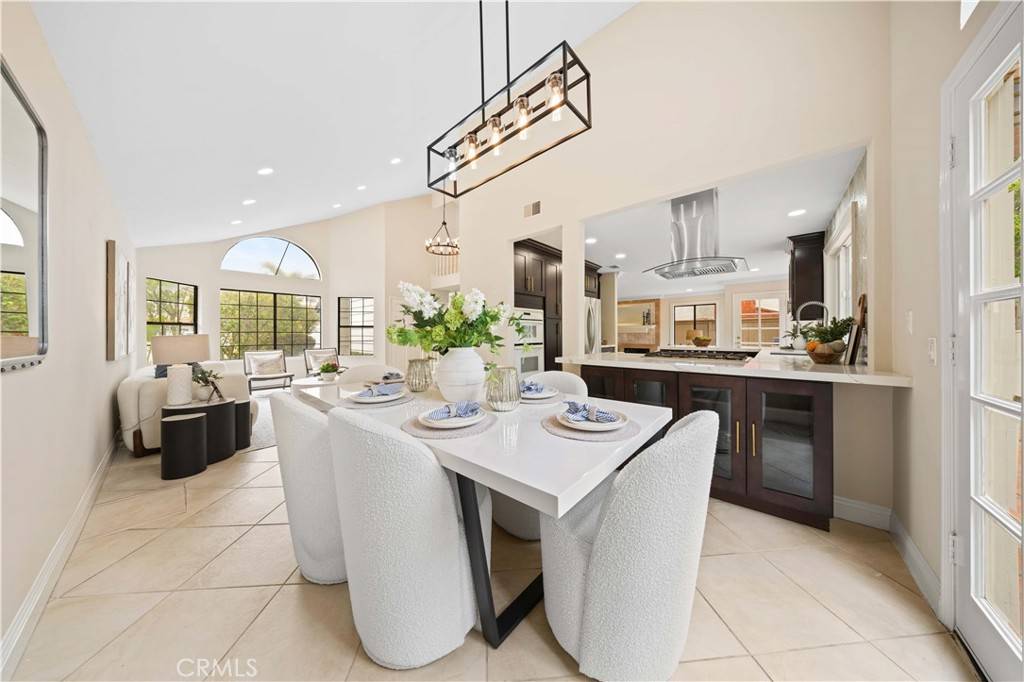 Irvine, CA 92614,20 Chenile