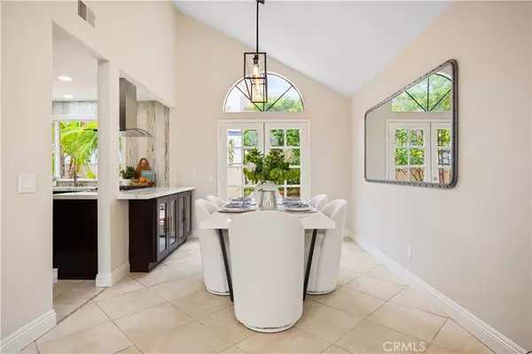 Irvine, CA 92614,20 Chenile