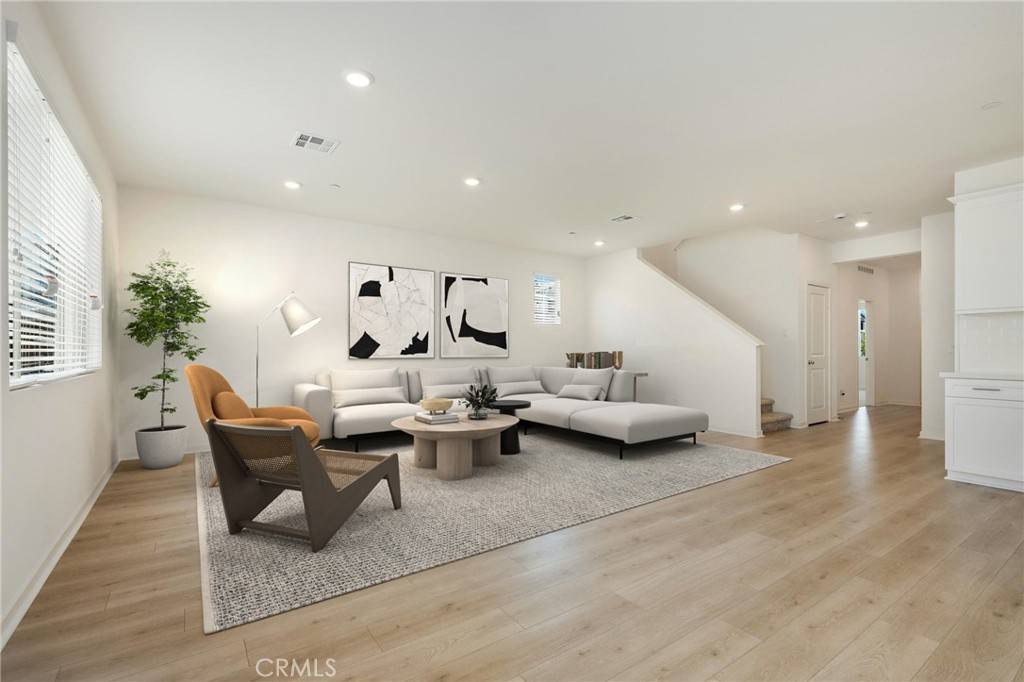 2288 Panama DR, Corona, CA 92883