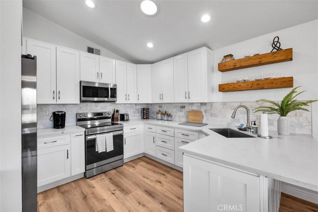 42386 Sultan AVE, Palm Desert, CA 92211