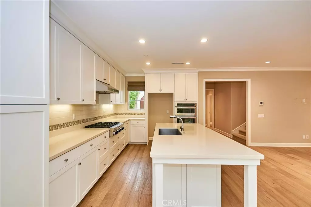 Irvine, CA 92602,54 Trotter