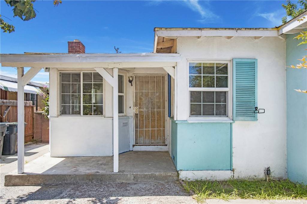 Santa Ana, CA 92703,2210 W 7th ST