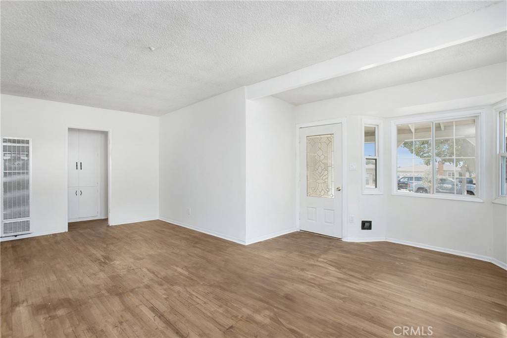 Santa Ana, CA 92703,2210 W 7th ST