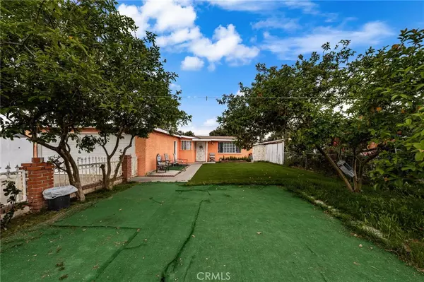 Santa Ana, CA 92703,526 Nottingham AVE