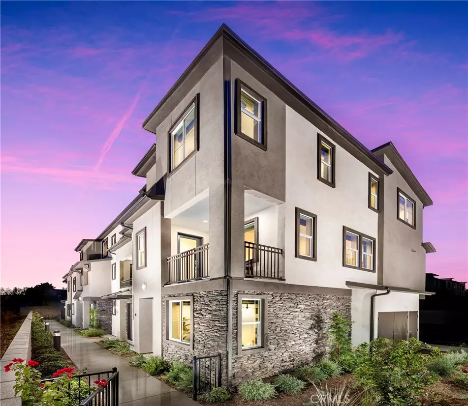 Santa Fe Springs, CA 90670,11743 Florence AVE #32