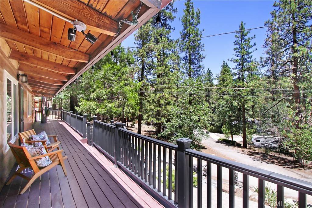 Wrightwood, CA 92397,901 Mocking Bird RD