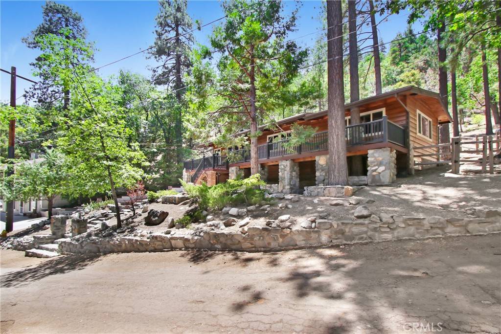 Wrightwood, CA 92397,901 Mocking Bird RD
