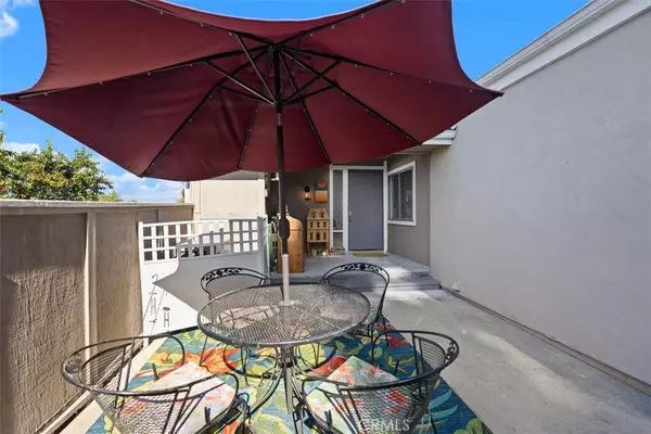 Laguna Hills, CA 92653,23332 Caminito Lazaro #260