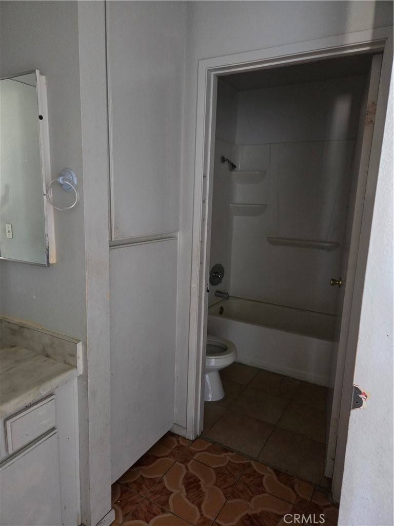 Santa Ana, CA 92703,627 N Bristol ST #34
