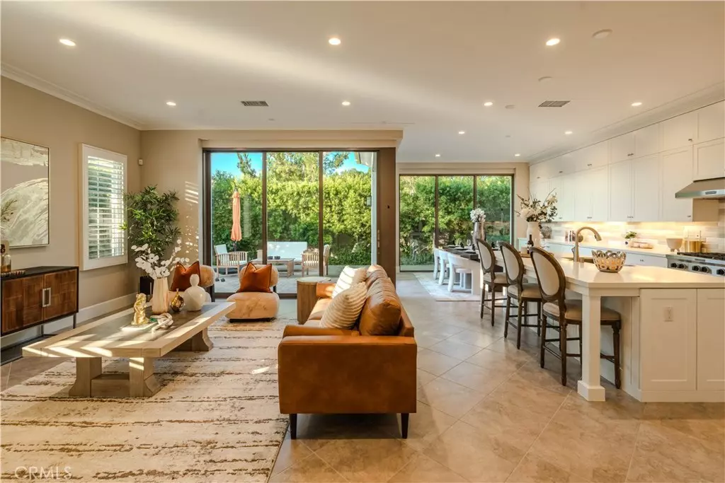 Irvine, CA 92602,100 Viano