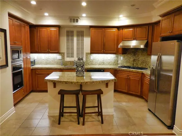 89 Winding WAY, Irvine, CA 92620