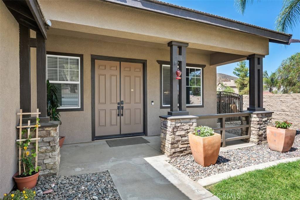 Perris, CA 92570,185 Alabaster LOOP