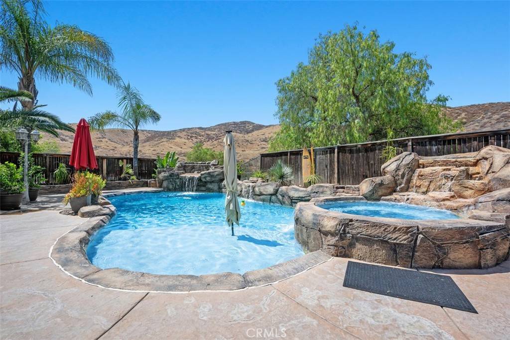 185 Alabaster LOOP, Perris, CA 92570