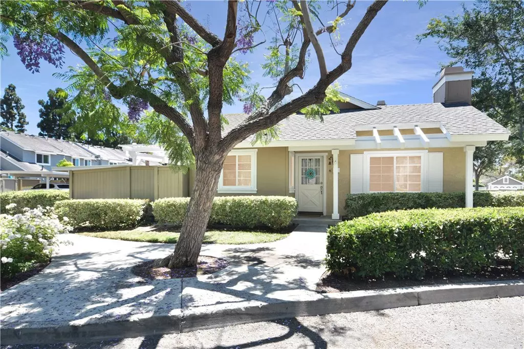 Irvine, CA 92614,65 Thicket
