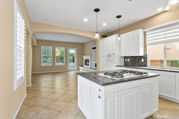 Irvine, CA 92602,63 Rockport