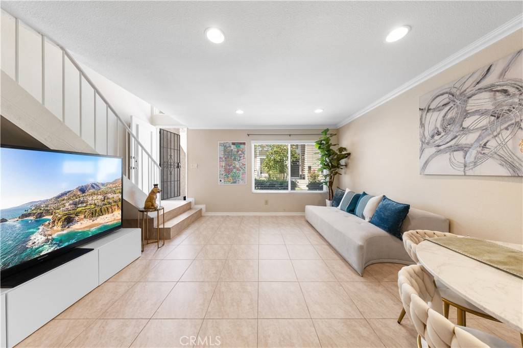 Irvine, CA 92604,54 Kazan ST #27