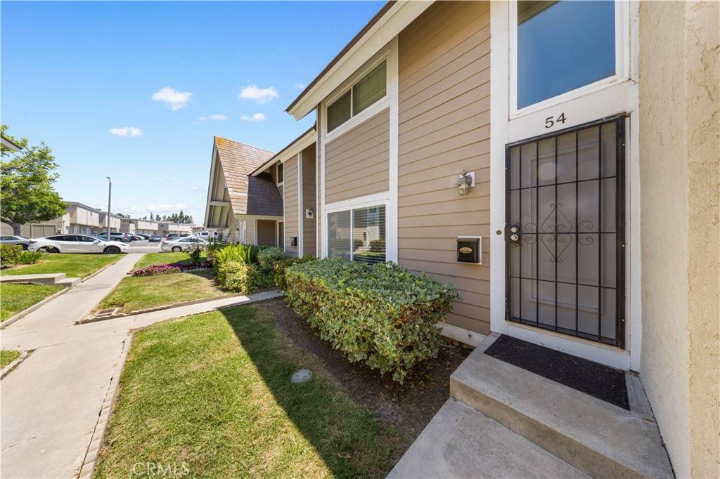54 Kazan ST #27, Irvine, CA 92604