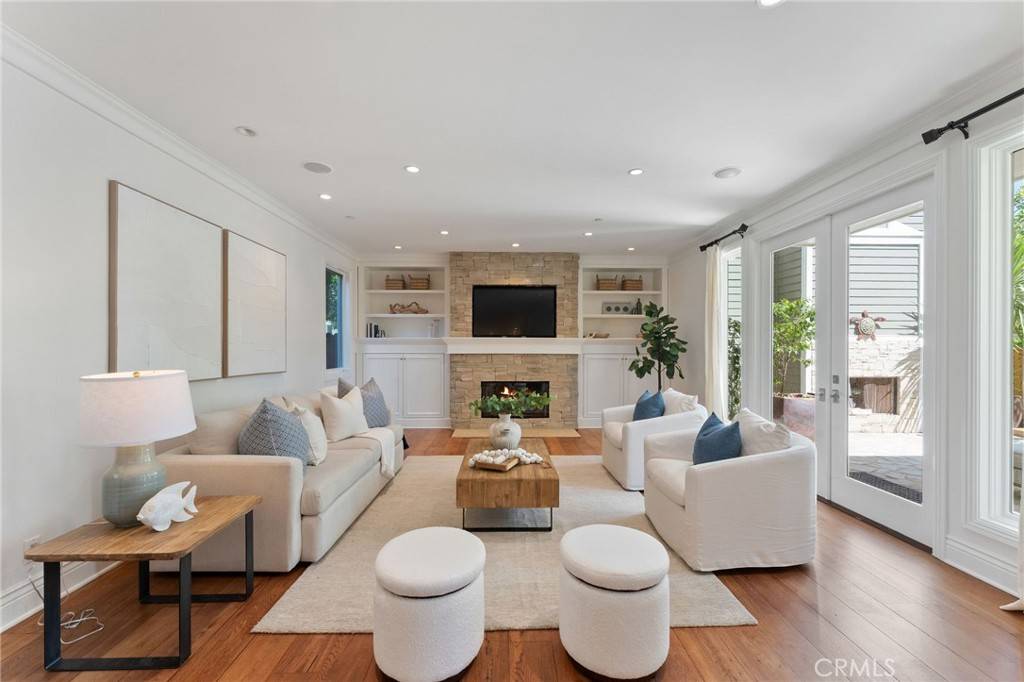 Corona Del Mar, CA 92625,3201 4th Avenue AVE