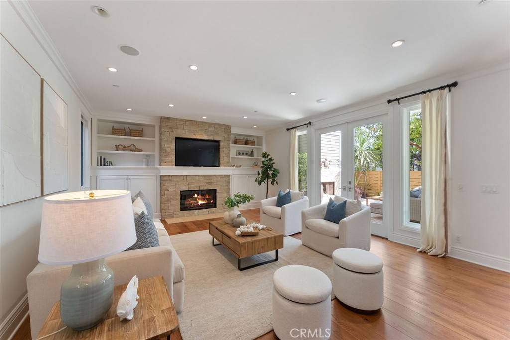 Corona Del Mar, CA 92625,3201 4th Avenue AVE