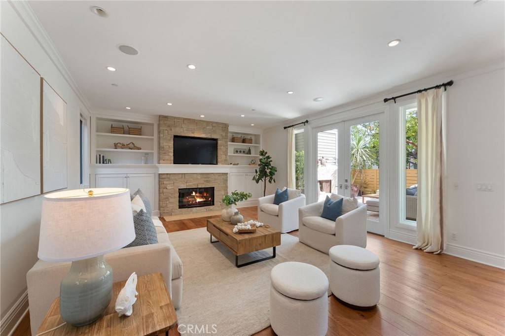 Corona Del Mar, CA 92625,3201 4th Avenue AVE