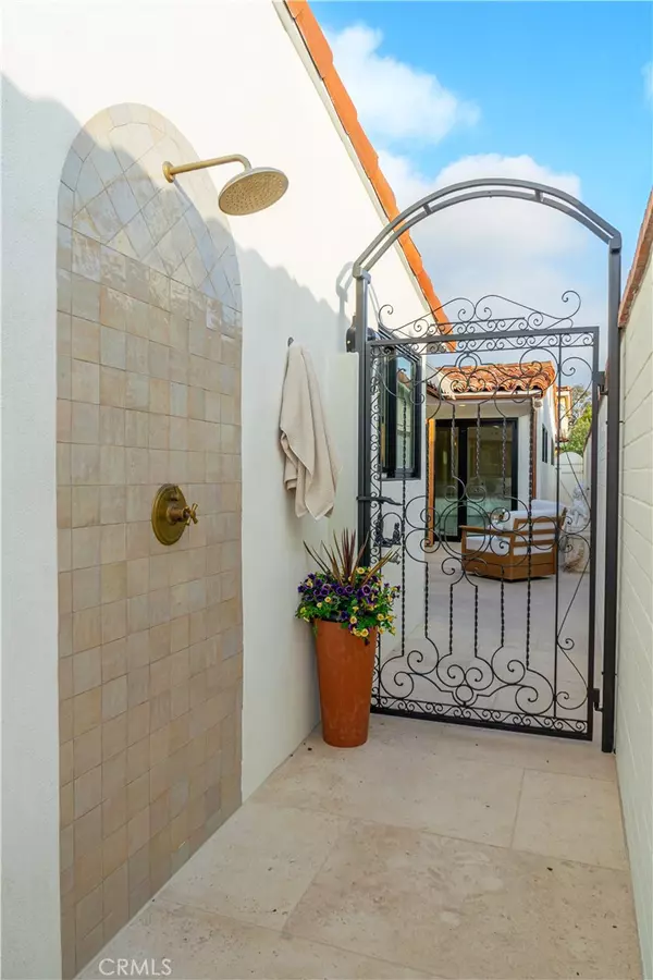 Newport Beach, CA 92663,106 Via Cordova