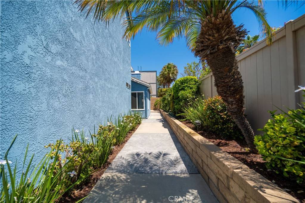 Huntington Beach, CA 92648,811 Oceanhill DR