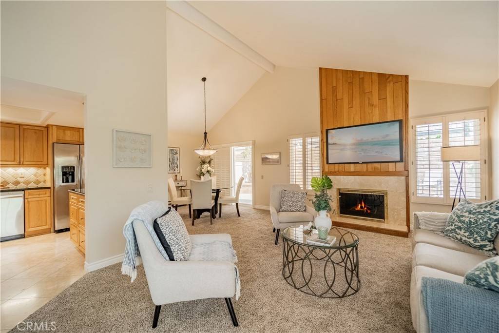 Huntington Beach, CA 92648,811 Oceanhill DR