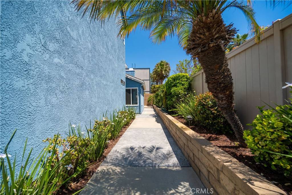 Huntington Beach, CA 92648,811 Oceanhill DR