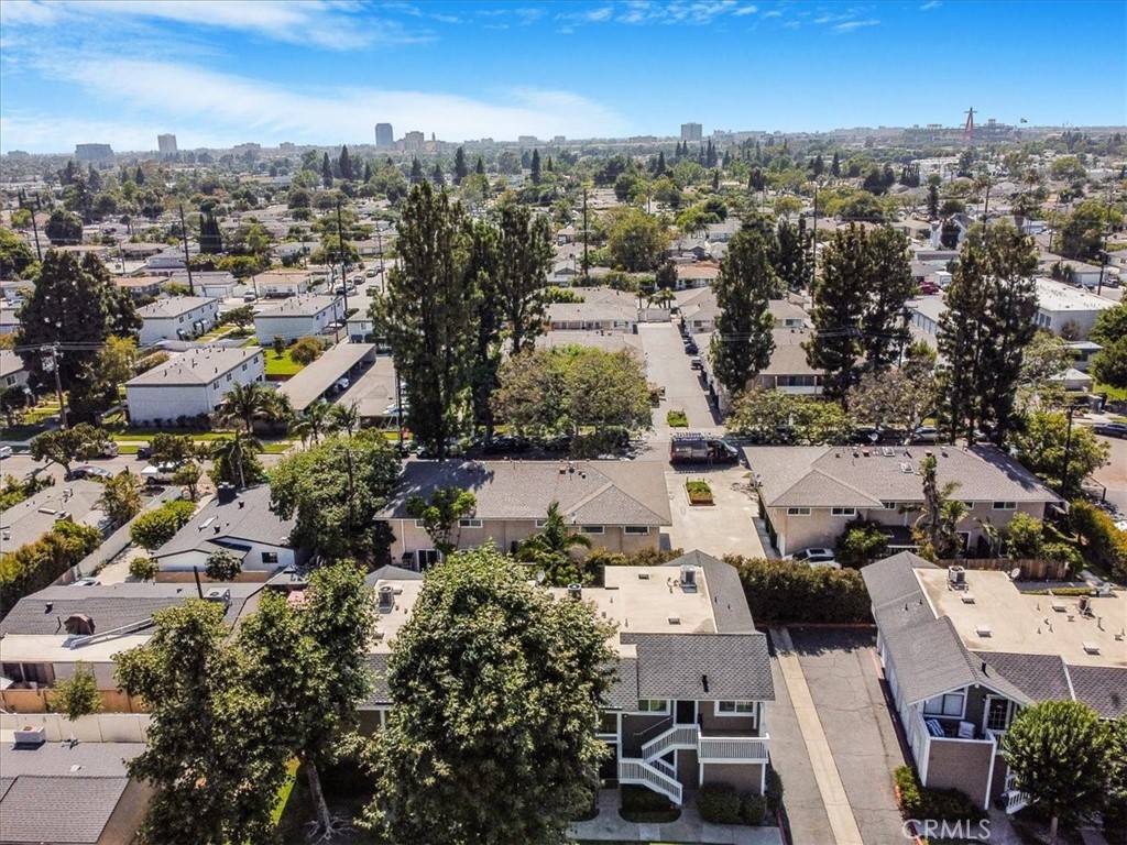 Orange, CA 92868,700 W Walnut AVE #17