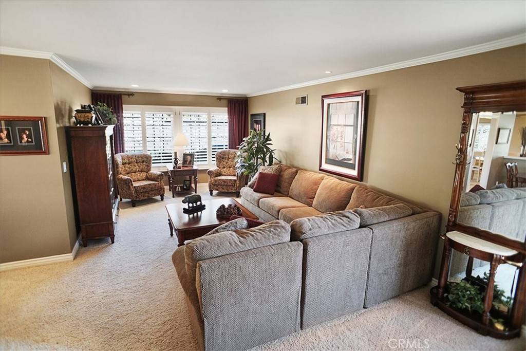 Saugus, CA 91350,22669 Pamplico DR