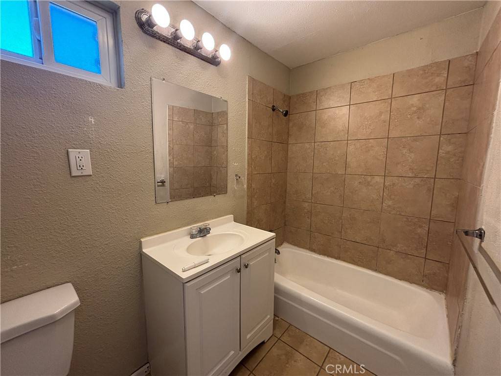 Long Beach, CA 90807,810 E Silva ST