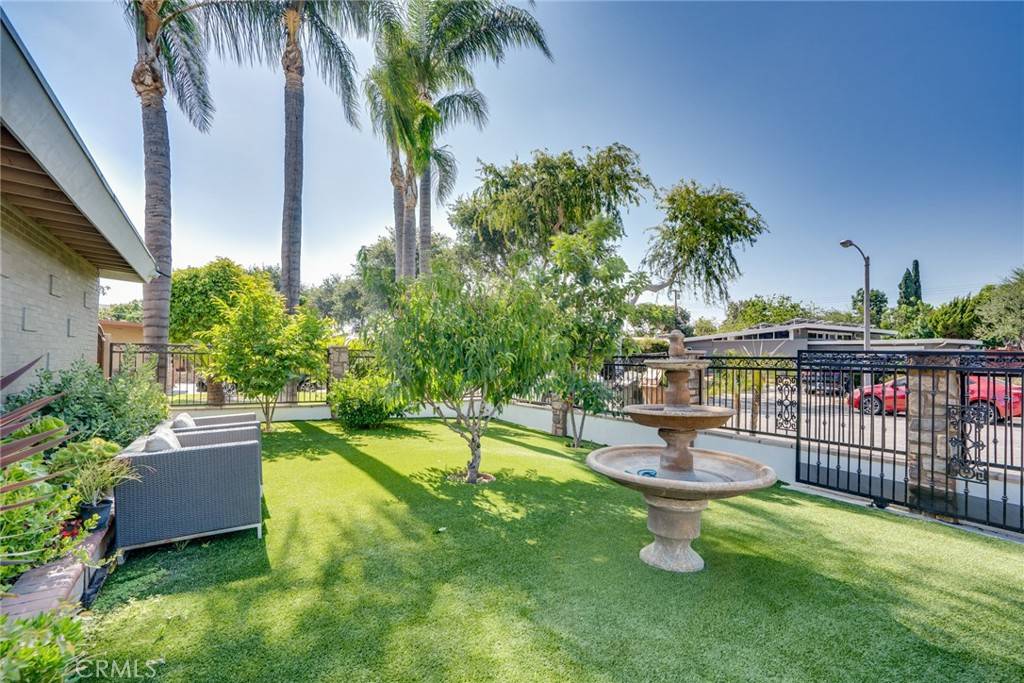 Fullerton, CA 92832,506 W Rosslynn AVE
