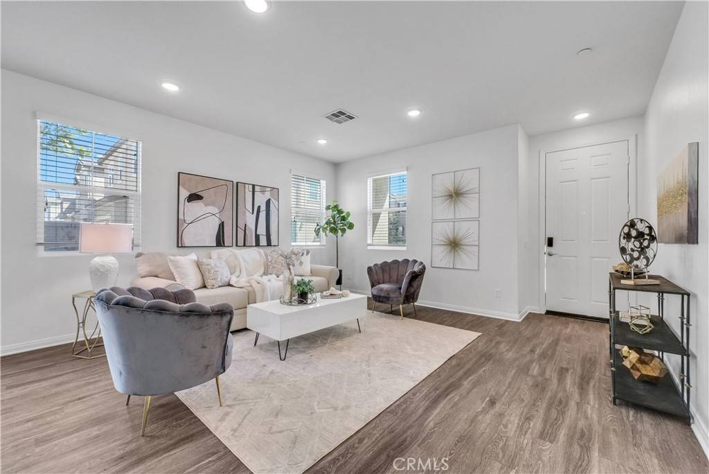 Eastvale, CA 92880,5855 Silveira ST