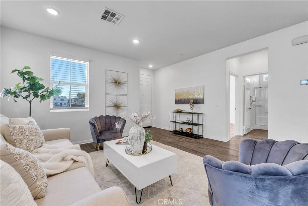 Eastvale, CA 92880,5855 Silveira ST