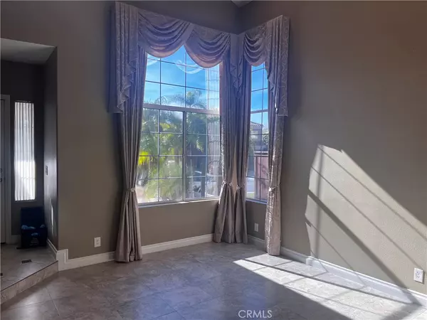 Lake Forest, CA 92610,29 Del Padre