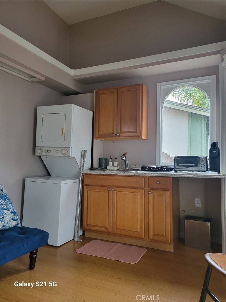 Huntington Beach, CA 92646,21171 B Lochlea LN