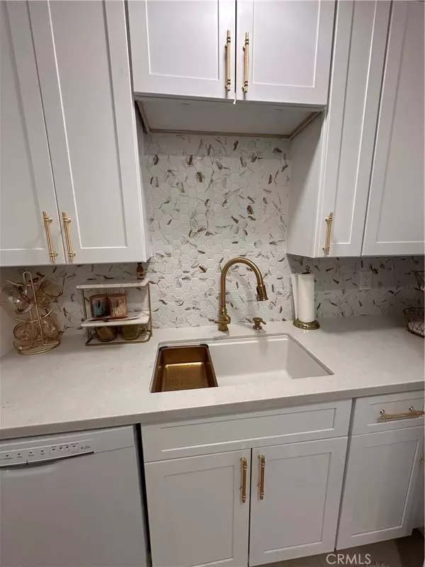 San Diego, CA 92122,6350 Genesee AVE #107