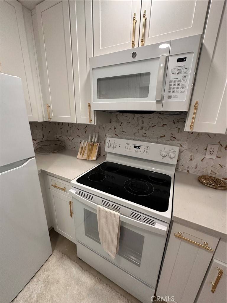 San Diego, CA 92122,6350 Genesee AVE #107
