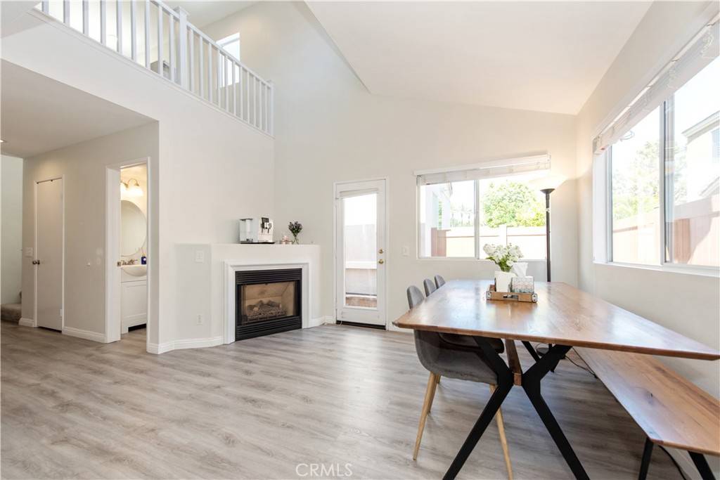 Lake Forest, CA 92610,18 Rue Brittany