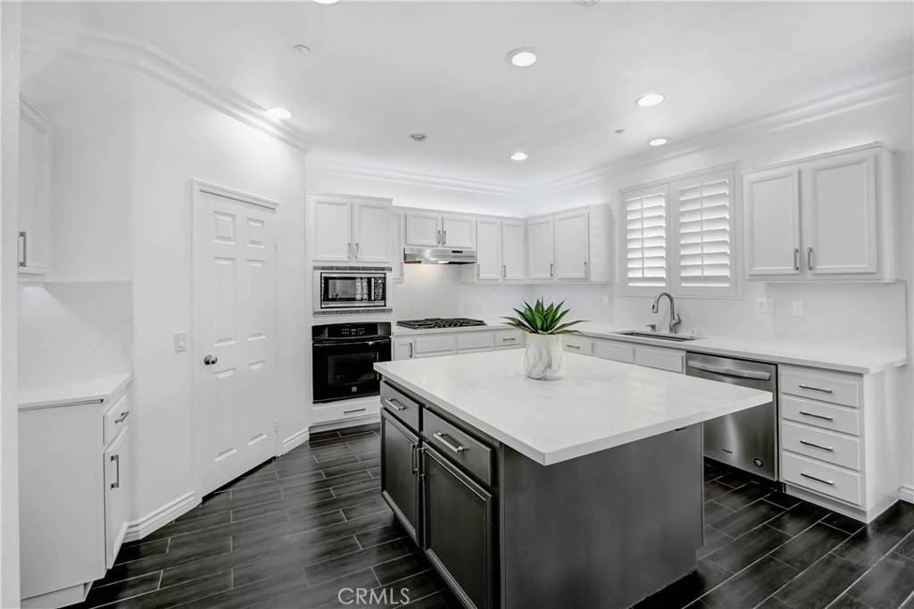 Lake Elsinore, CA 92532,41032 Crimson Pillar LN